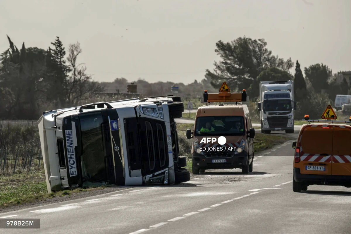Storm_Nils_leaves_450_000_without_power_in_southern_France Storm Nils leaves 450,000 without power in southern France