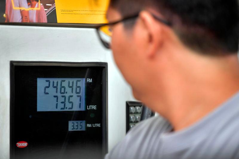 Subsidi diesel tidak dihapuskan, kerajaan masih tanggung RM7 bilion subsidi - PM Subsidi diesel tidak dihapuskan, kerajaan masih tanggung RM7 bilion subsidi - PM