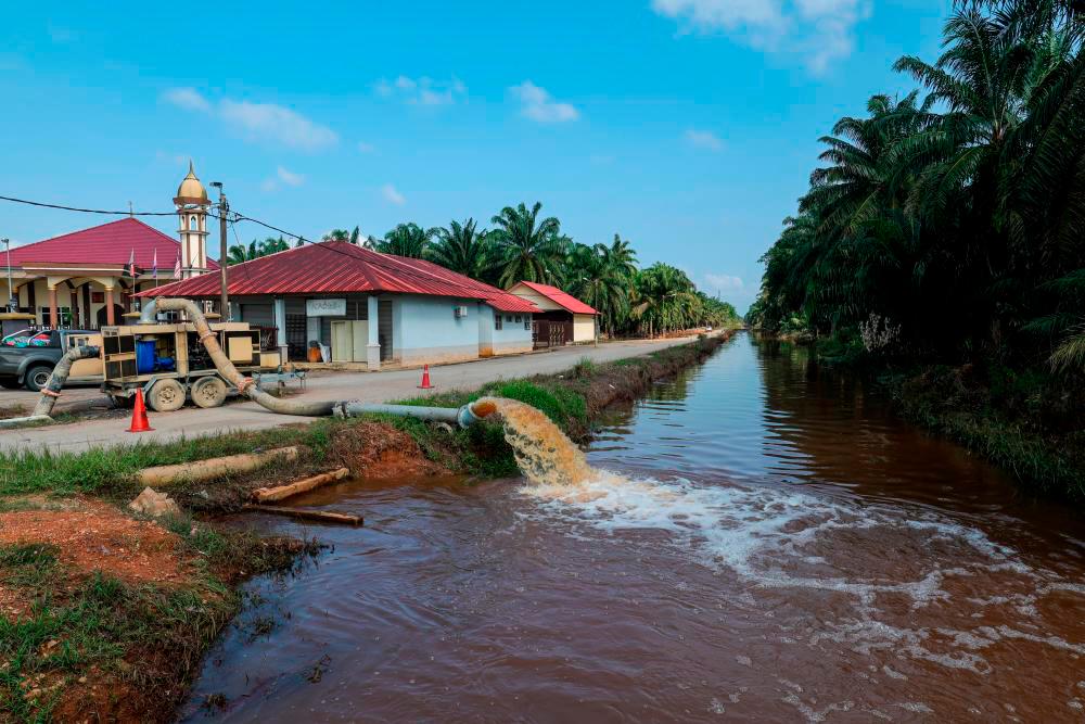 Sultan Ibrahim wants special federal funds for repairing infrastructure damaged in floods