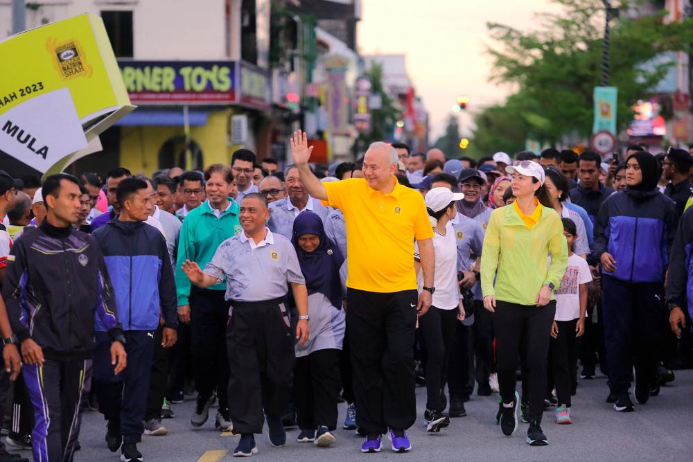 Sultan Nazrin joins thousands in birthday run