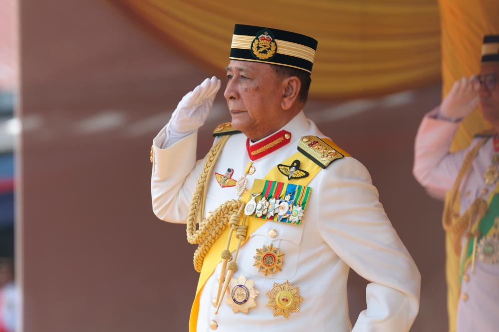 Sultan of Kedah officiates commissioning of MAF cadet officers