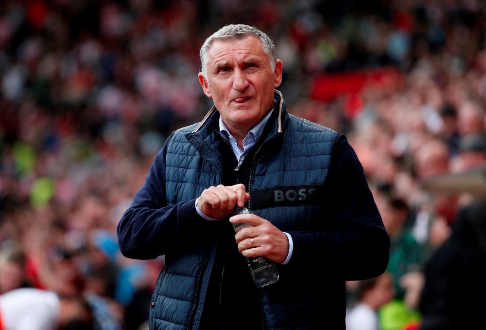 Sunderland sack manager Mowbray, Swansea part ways with Duff Sunderland sack manager Mowbray, Swansea part ways with Duff