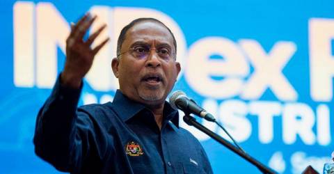 Synergy between industry and POLYCC to strengthen TVET, graduates - Zambry Synergy between industry and POLYCC to strengthen TVET, graduates - Zambry