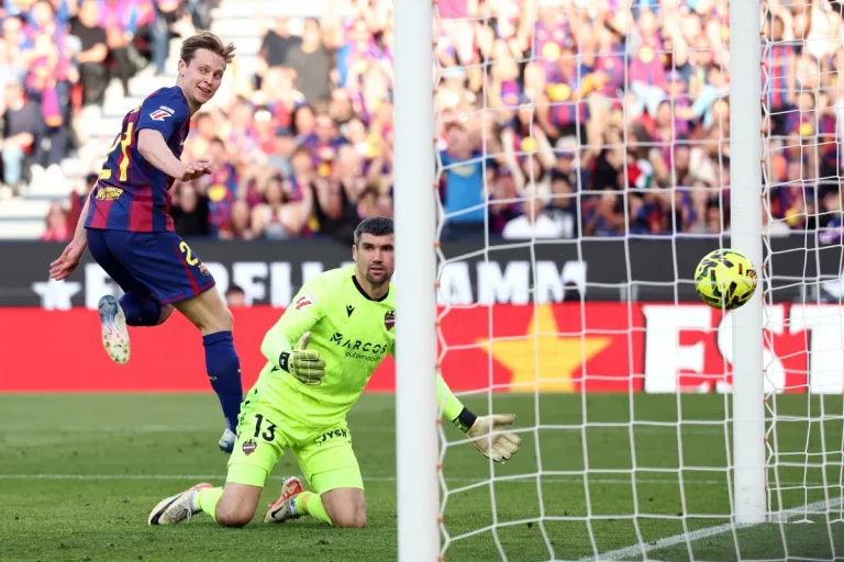 Barcelona reclaim La Liga summit with commanding win over Levante