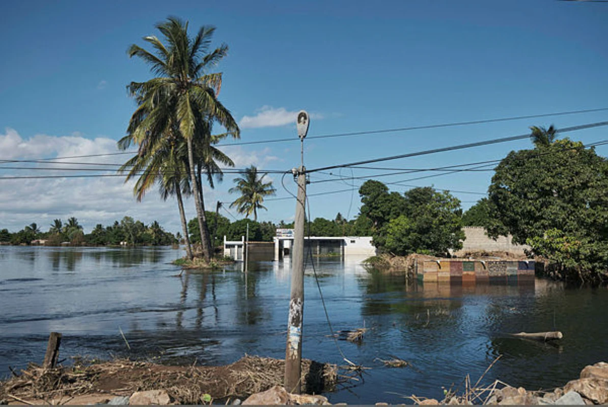 'I wanted to die': survivors recount Mozambique flood terror