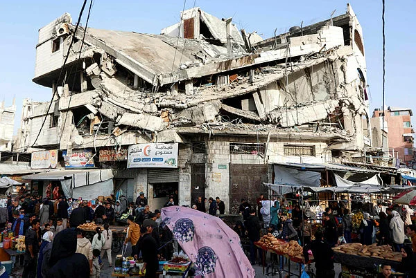 TOPSHOTS-TOPSHOT-PALESTINIAN-GAZA-ISRAEL-CONFLICT-RELIGION-ISLAM-RAMADAN-192059_t69960311_m600_x2adeb0dd First Ramadan after truce brings flicker of joy in devastated Gaza
