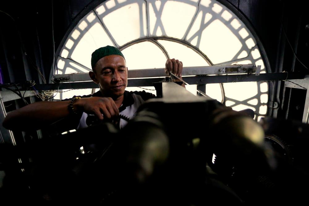 Tale of clock keeper who keeps iconic clock tower ticking