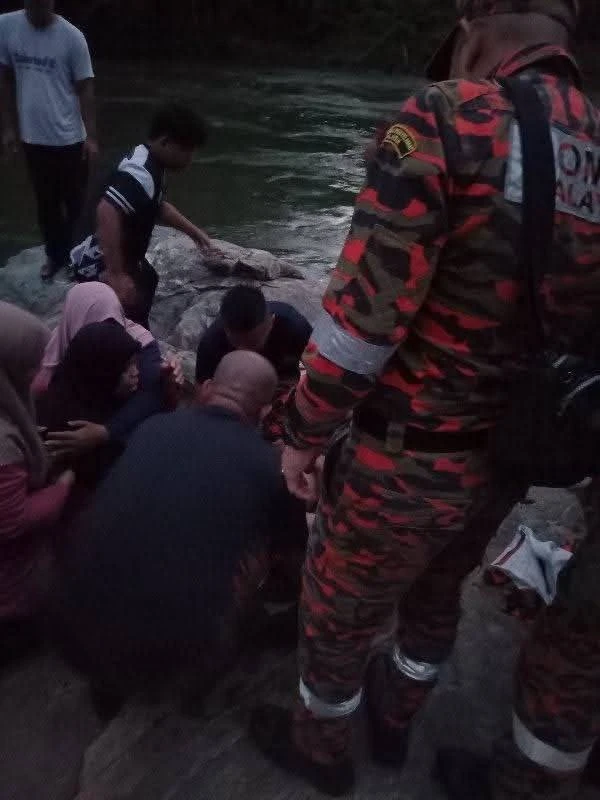 Teenager drowns after falling into Jeli river