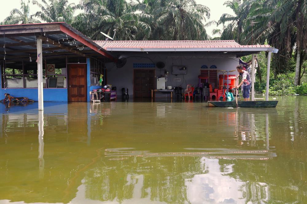 Temporary relief centre housing Kampung Sungai Tiram flood victims closed
