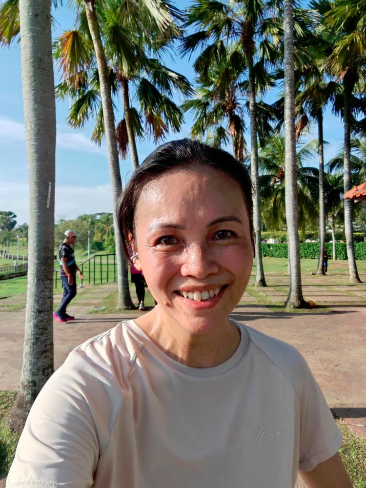 Teo Nie Ching ran 1,906 km in 2024, leaves netizens impressed