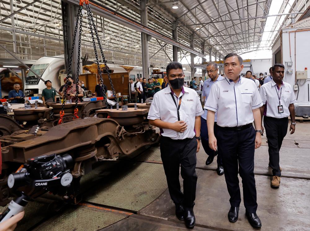 Terlalu awal untuk nilai MRT laluan Putrajaya atasi kesesakan trafik waktu puncak Terlalu awal untuk nilai MRT laluan Putrajaya atasi kesesakan trafik waktu puncak