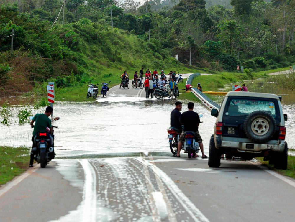 Thai PM Srettha pledges deeper ties along Thai-Malaysia border