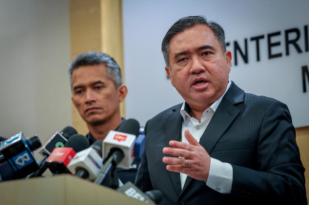 Three contraflow lanes to tackle traffic congestion woes in KL Three contraflow lanes to tackle traffic congestion woes in KL