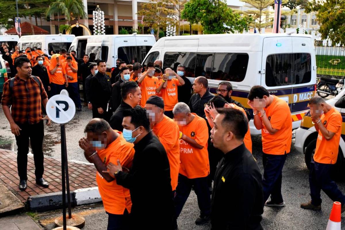Three doctors among 33 remanded over fraudulent Socso claims Three doctors among 33 remanded over fraudulent Socso claims