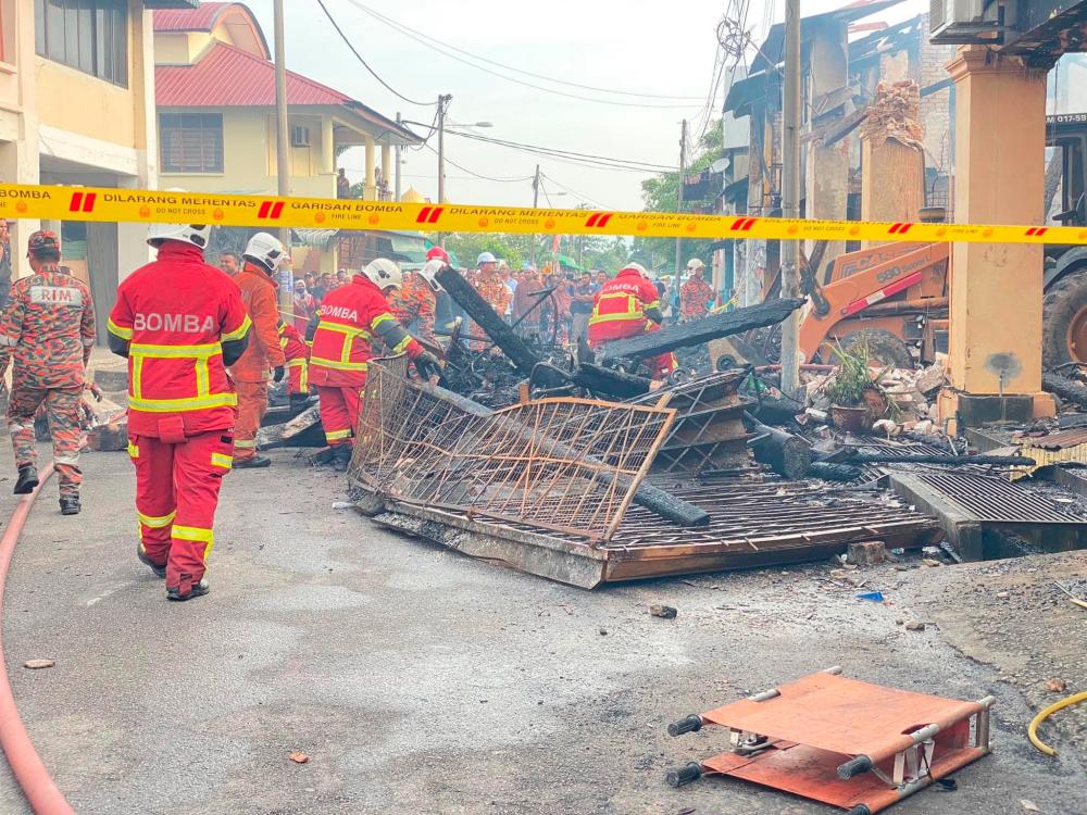 Three perish in pre-dawn fire that destroyed eight shophouses in Kota Kuala Muda