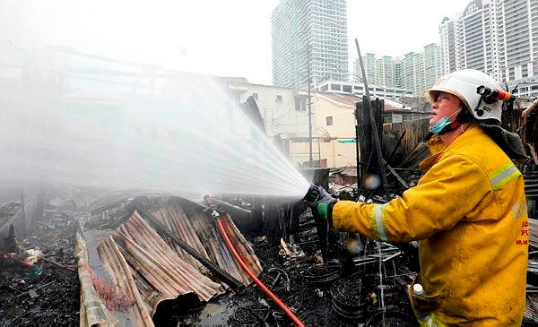 Three warehouses destroyed in fire at Bukit Selambau 