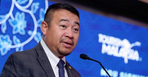 Three-year partnership extension between Malaysia Airlines and MFL Three-year partnership extension between Malaysia Airlines and MFL