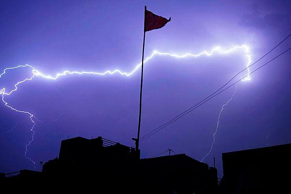 Thunderstorm damages 24 houses in Pendang 
