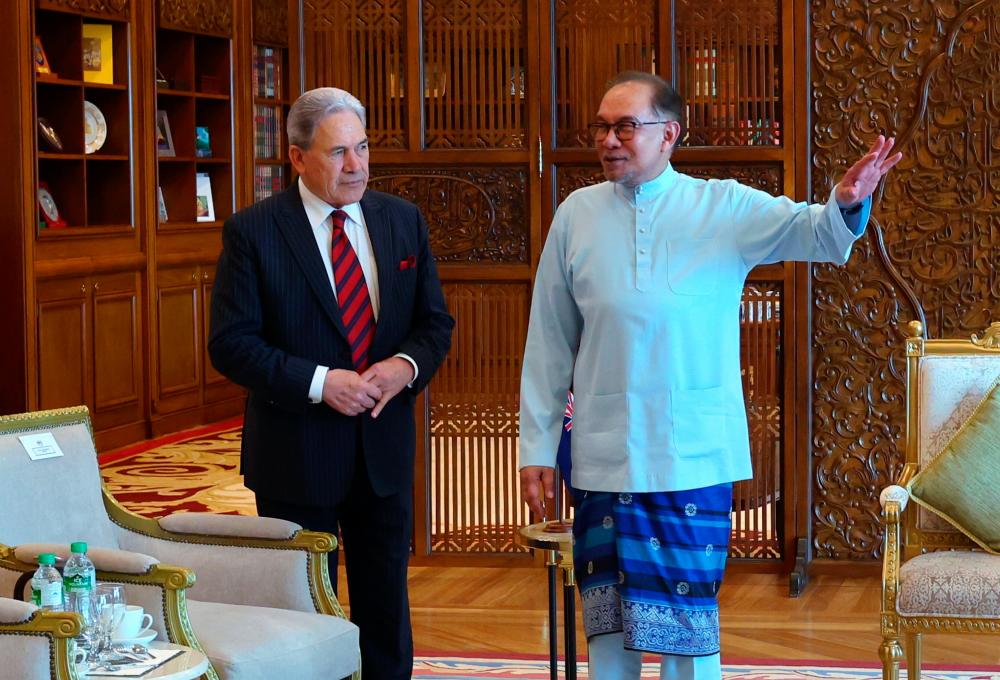 Timbalan PM New Zealand puji reka bentuk dan kemudahan Masjid Negara Timbalan PM New Zealand puji reka bentuk dan kemudahan Masjid Negara