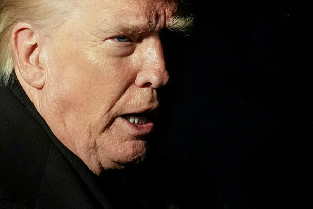 Trump_condemns_racist_Obama_video_but_refuses_to_apologise Trump condemns racist Obama video but refuses to apologise