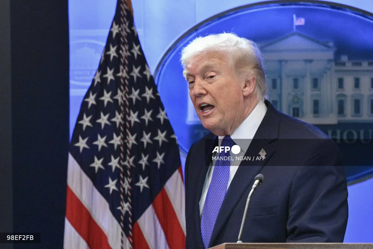 Trump_imposes_new_10__global_tariff_after_court_defeat Trump imposes new 10% global tariff after court defeat