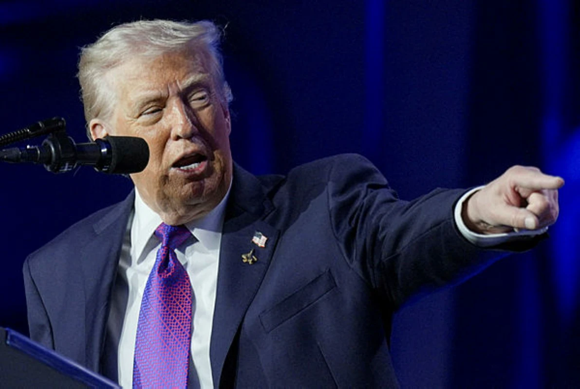 Trump warns Iran of military options as nuclear talks loom