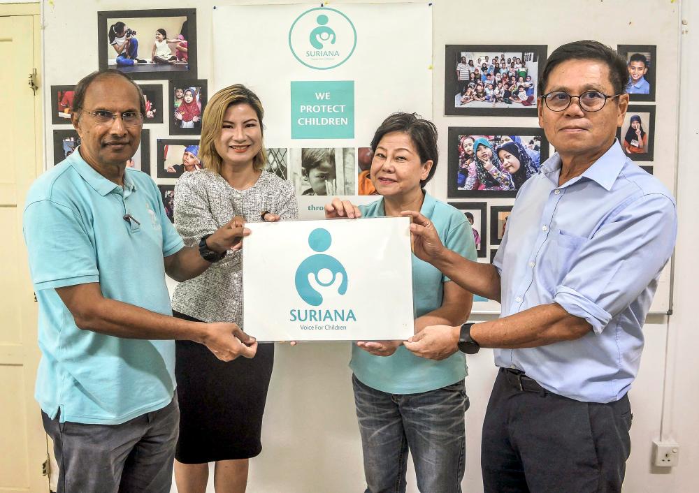 Trust fund to be set up for cancer-stricken mum, teen Trust fund to be set up for cancer-stricken mum, teen
