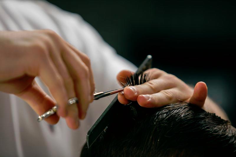 Tukang gunting rambut tidak mengaku salah lakukan rompakan bersenjata Tukang gunting rambut tidak mengaku salah lakukan rompakan bersenjata