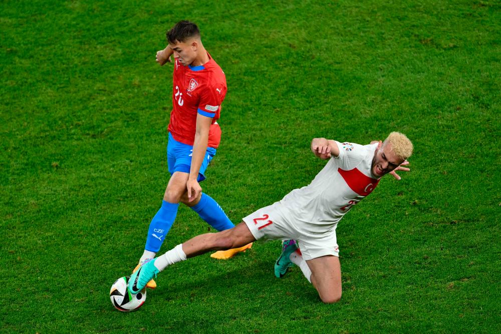 Turkey strike late to beat Czechs, advance as group runners-up Turkey strike late to beat Czechs, advance as group runners-up