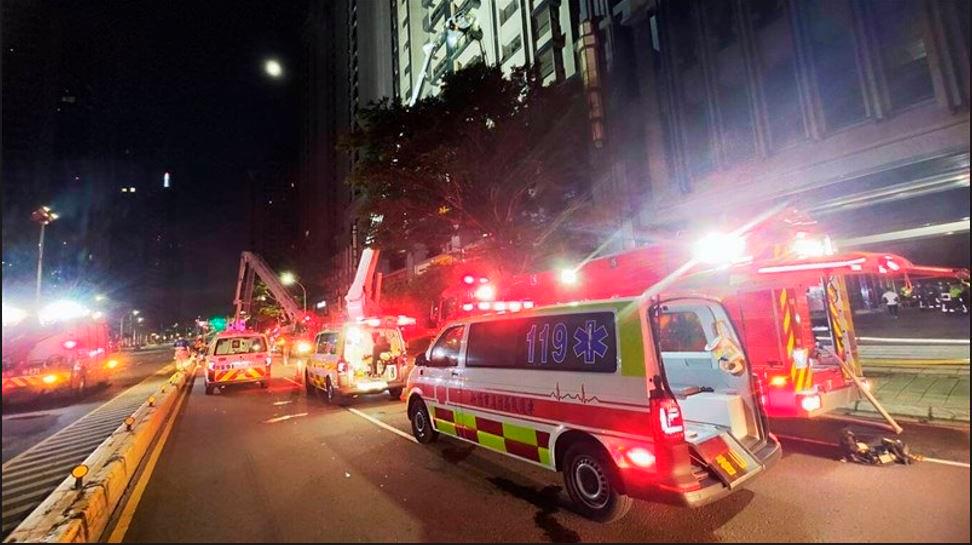 Two firefighters dead, 173 residents await evacuation after building fire - report Two firefighters dead, 173 residents await evacuation after building fire - report