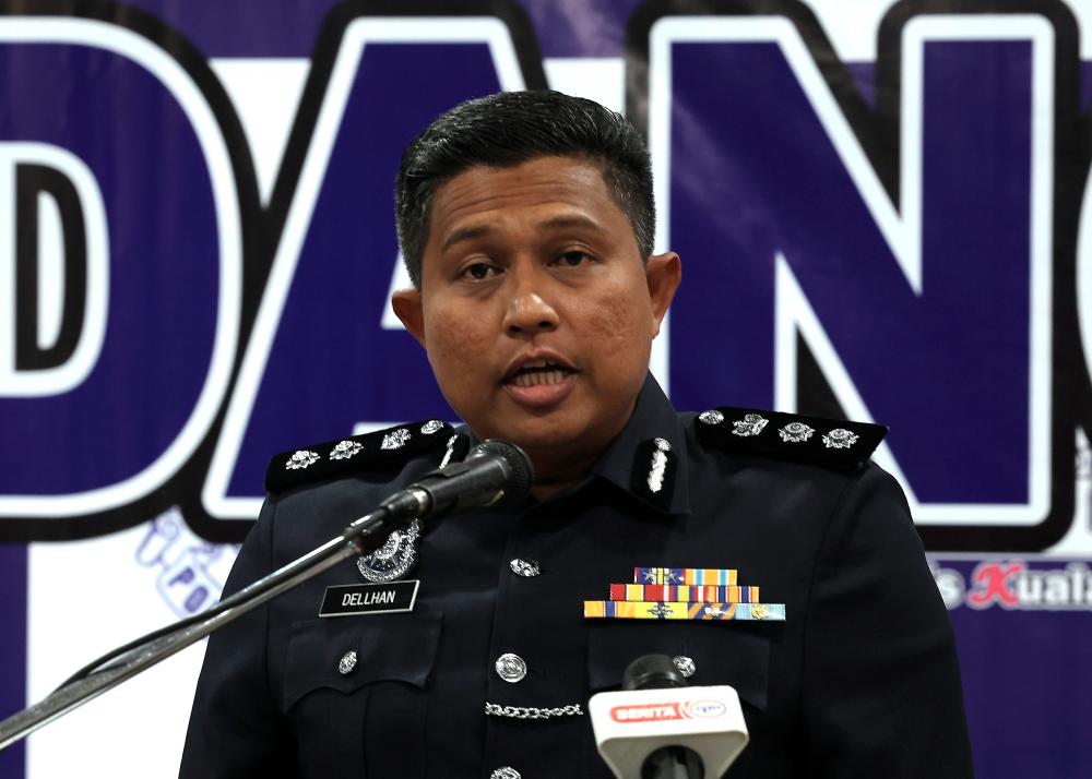 Two women among 13 foreigners nabbed for alleged online job scam