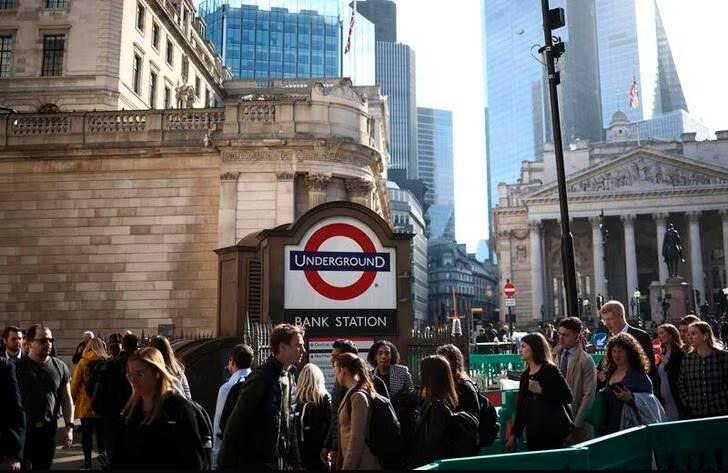 UK unemployment climbs as inflation weighs on economy