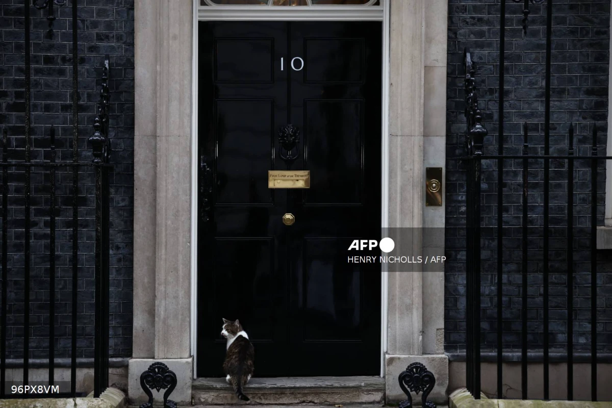 UK_PM_Starmer_refuses_to_quit_over_Epstein-linked_scandal