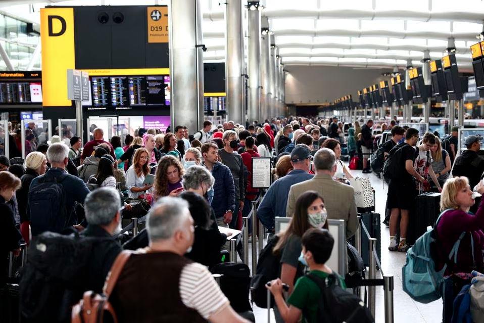 UK’s London City airport lifts liquid limits for hand luggage UK’s London City airport lifts liquid limits for hand luggage