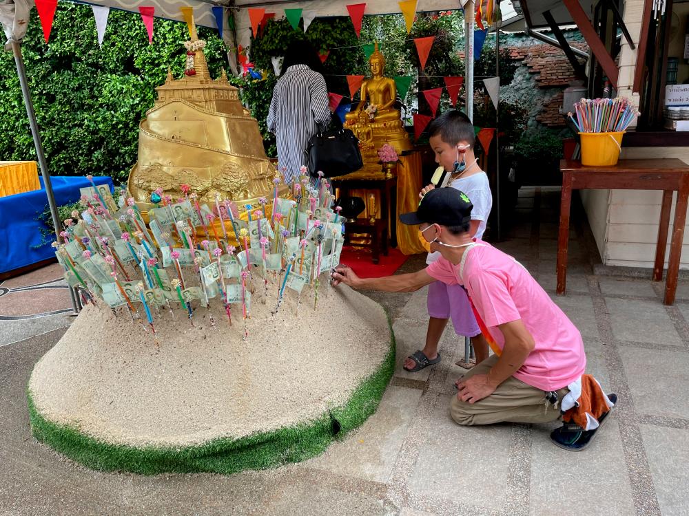 UNESCO recognises Songkran as intangible cultural heritage of humanity UNESCO recognises Songkran as intangible cultural heritage of humanity