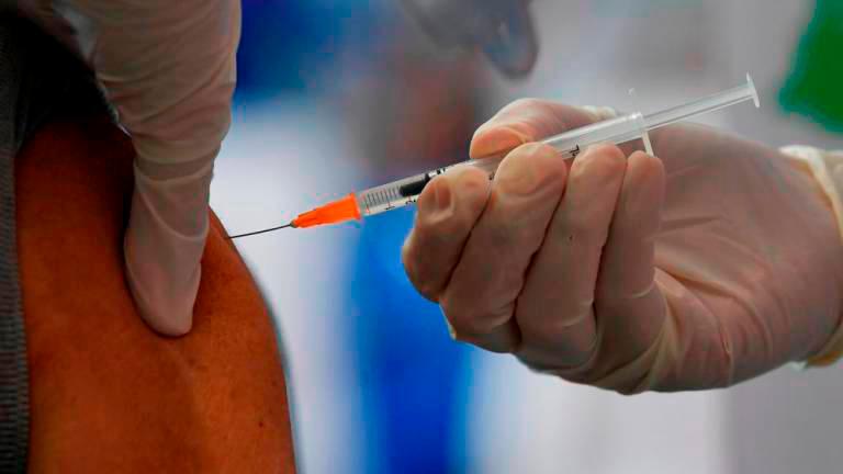 US drug agency approves world's 1st respiratory syncytial virus vaccine