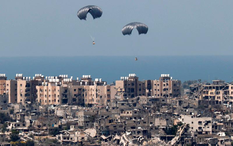 US resumes aid delivery to Gaza via temporary pier US resumes aid delivery to Gaza via temporary pier