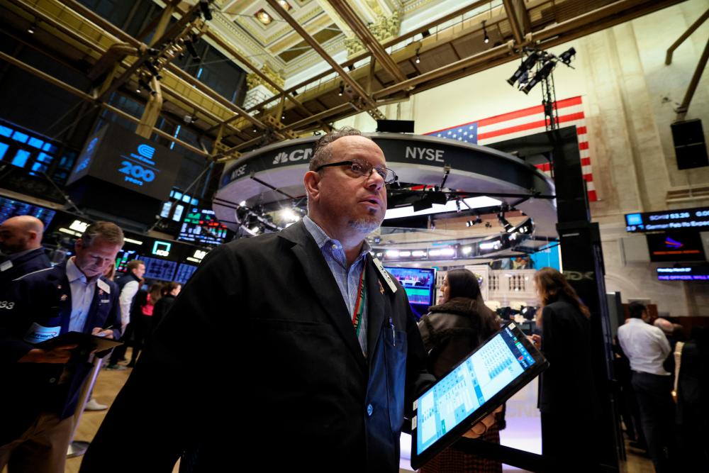 US stocks close mixed as regional banks mount comeback US stocks close mixed as regional banks mount comeback