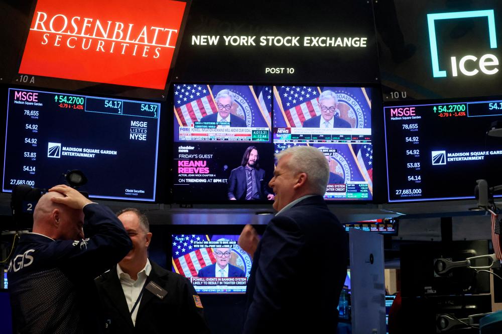 US stocks slump on central bank rate increase amid banking turmoil US stocks slump on central bank rate increase amid banking turmoil