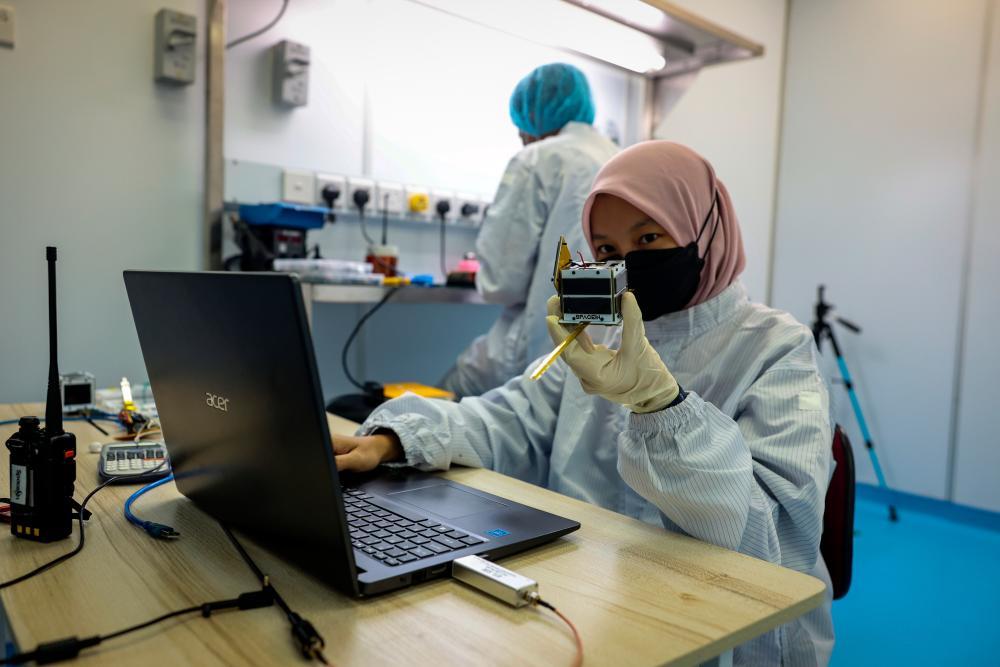 USM, SpaceIn launch Malaysia’s first picosatellite