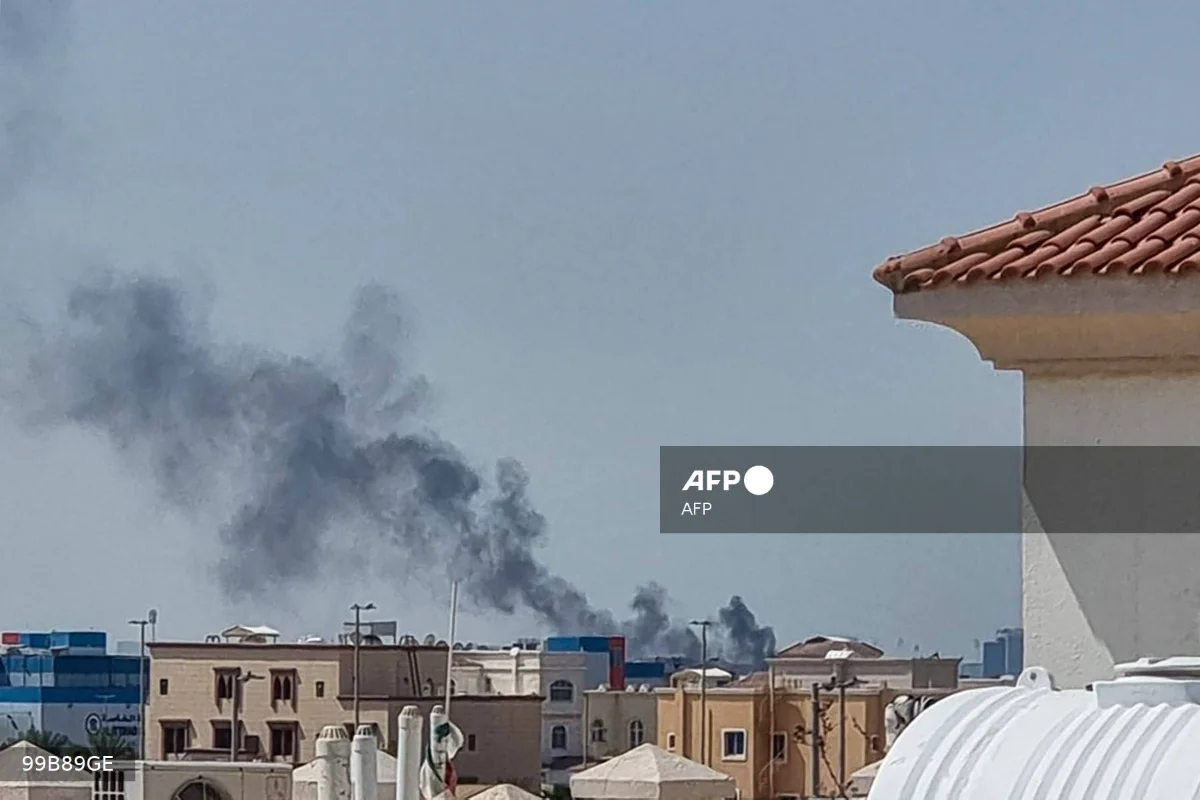 Witnesses report blast, missiles over Dubai