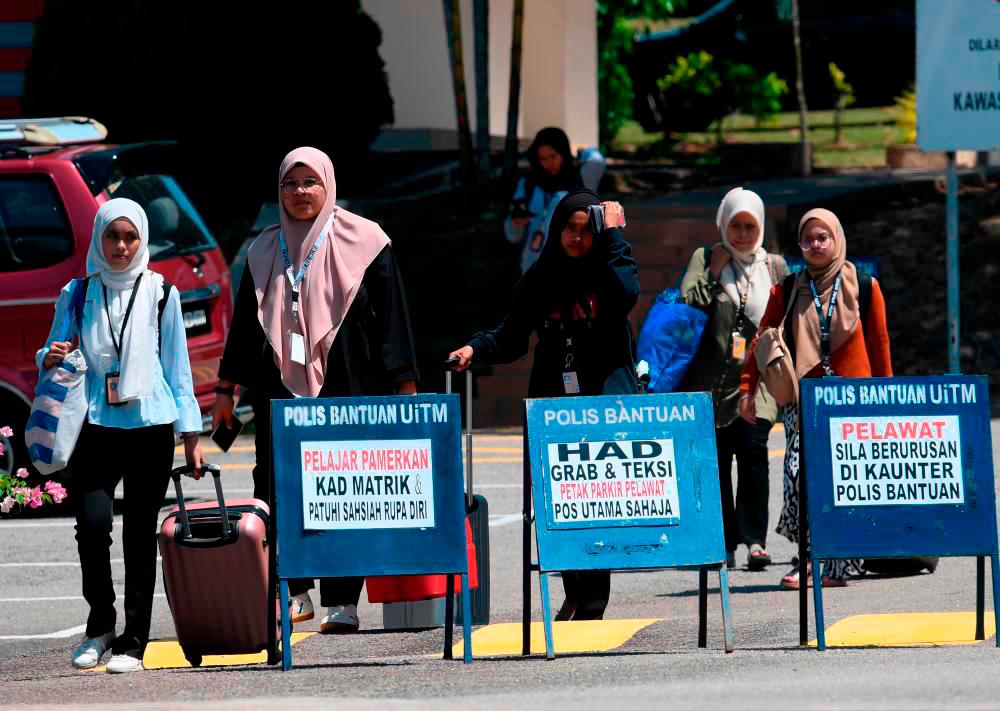 Universiti awam jangan tolak kemasukan pelajar miskin, tidak mampu bayar yuran Universiti awam jangan tolak kemasukan pelajar miskin, tidak mampu bayar yuran
