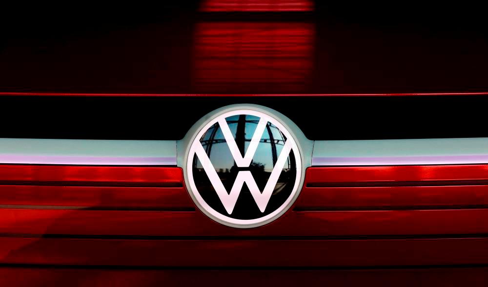 VW plant in Germany cuts production of e-cars due to lack of motors