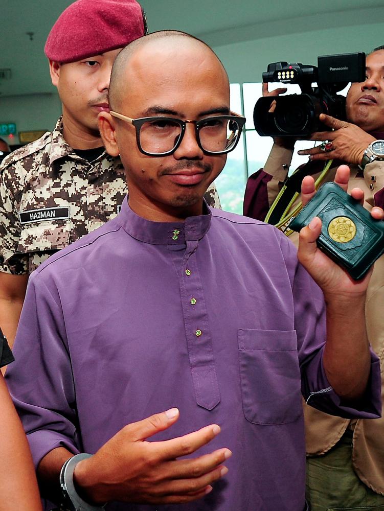 Wan Ji dipenjara sembilan bulan bermula hari ini kerana menghasut