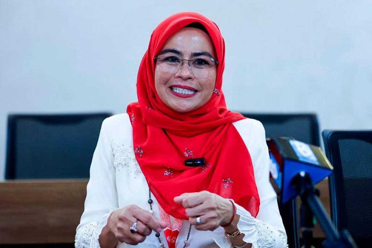 Wanita UMNO submits three names for Mahkota by-election Wanita UMNO submits three names for Mahkota by-election