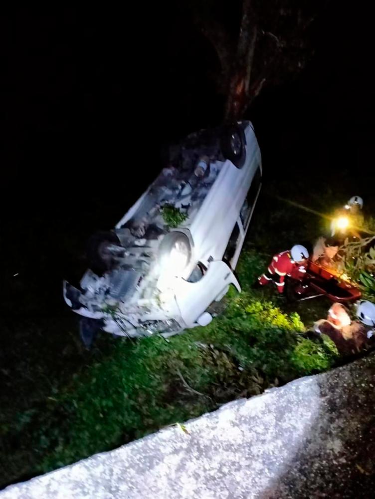 Wanita warga Singapura maut dalam insiden van jatuh cerun di Balik Pulau