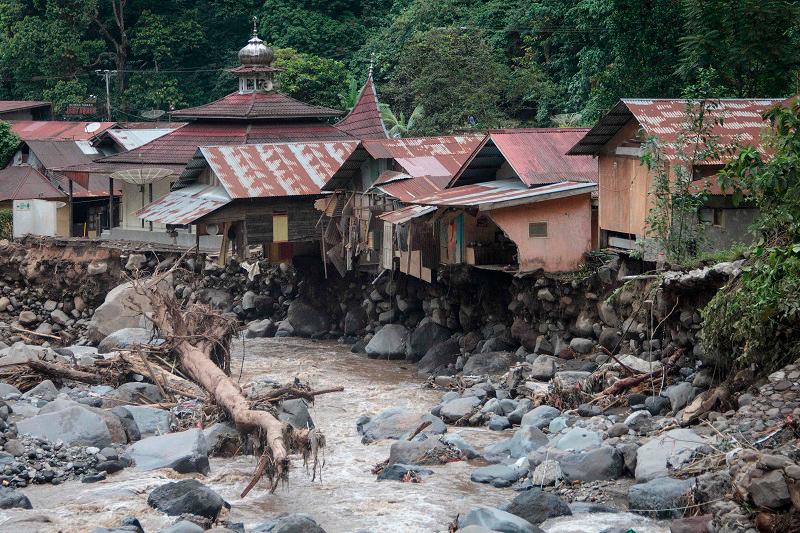 West Sumatra flash flood’s death toll rises to 37, several still missing