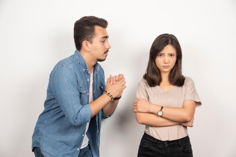 Woman breaks up with boyfriend for not buying her a present for Christmas Woman breaks up with boyfriend for not buying her a present for Christmas