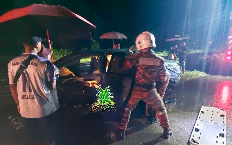 Woman dies, two hurt after car crashes into guardrail in Sibu Woman dies, two hurt after car crashes into guardrail in Sibu