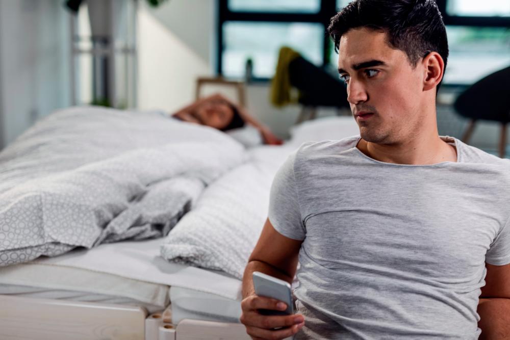 Young man tempted to cheat on girlfriend with her ‘open-minded’ best friend 